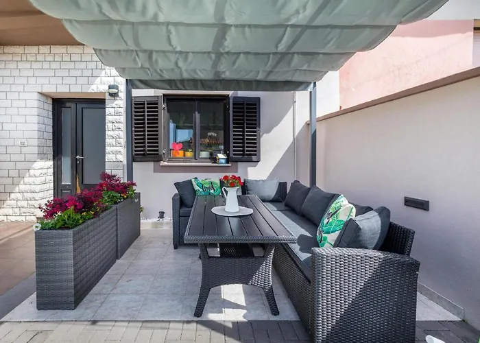 2 Bedroom Gorgeous Home In Marcana