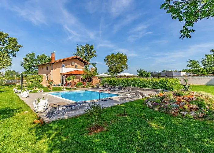 Lovely Home In Marcana