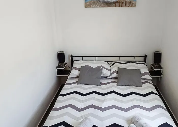 1 Bedroom Gorgeous Home In Marcana