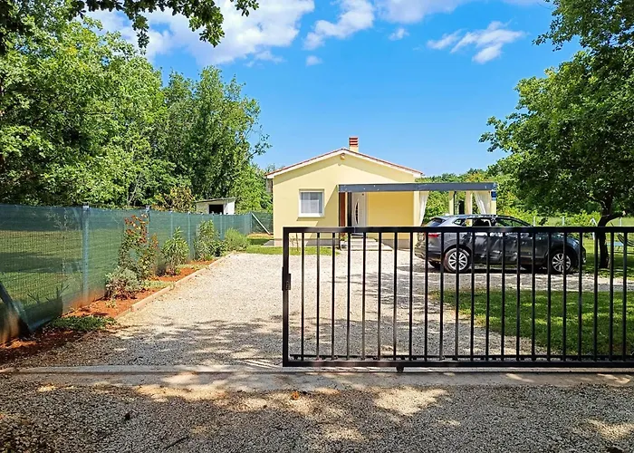 1 Bedroom Gorgeous Home In Marcana